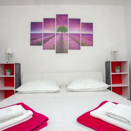Appartamento Ap Marijana Omiš Esterno foto